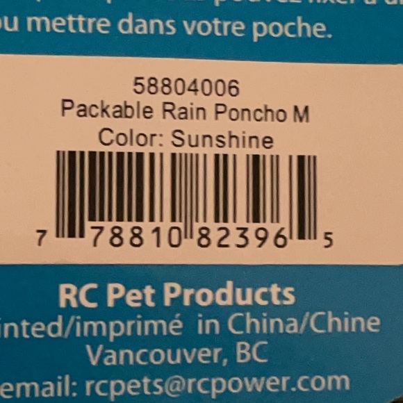 NWT Medium sized packable rain poncho for dogs - Picture 3 of 3